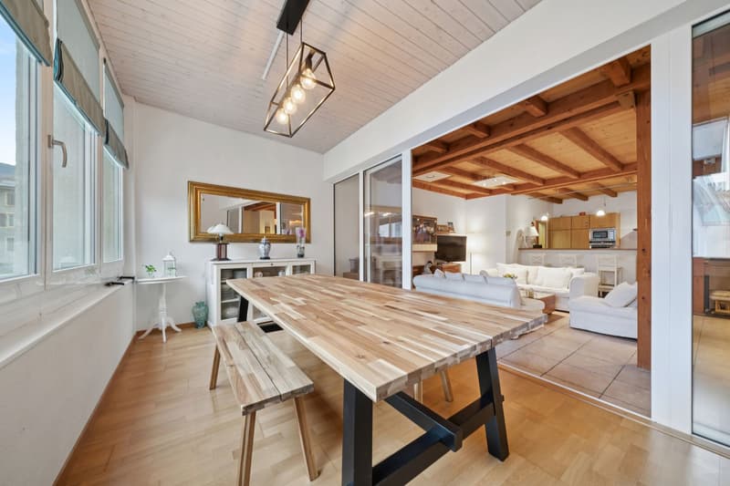 Geräumige 4.5-Zimmer-Wohnung mit Loggia in Champagne (3)
