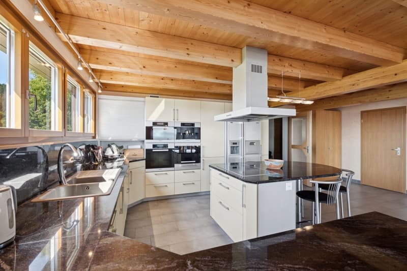Wooden frame chalet with breathtaking panoramic view (4)