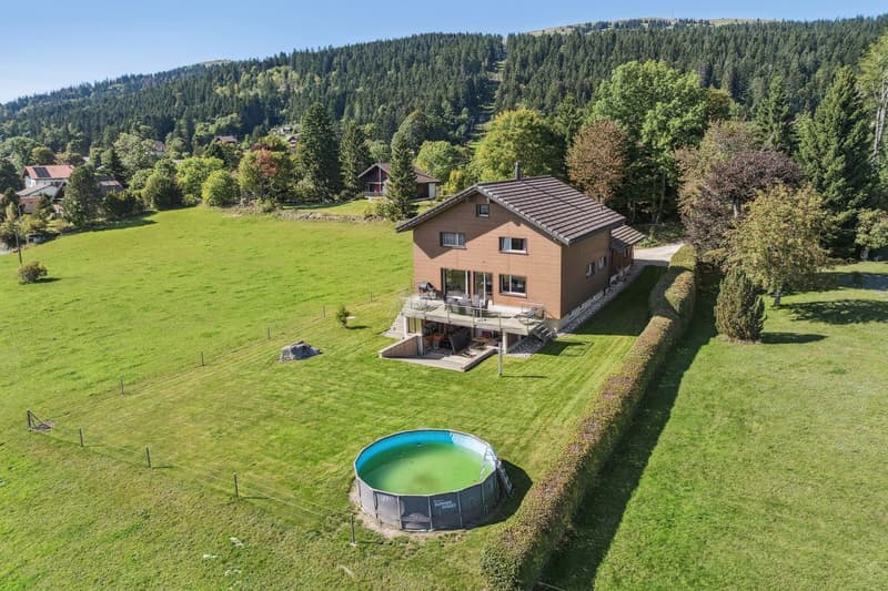 Chalet in Holzkonstruktion mit atemberaubendem Panoramablick (1)