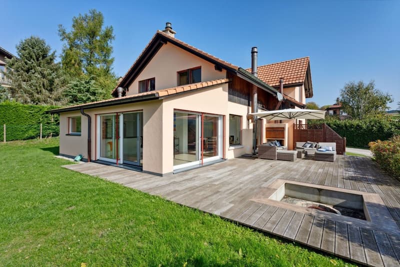 Family villa of 7.5 rooms with independent studio of 1.5 rooms, view (12)