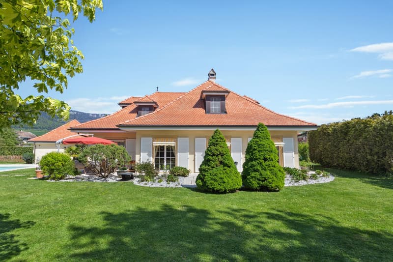 Architect's villa 6.5 rooms of 292 m² on a plot of 1'792 m² (2)