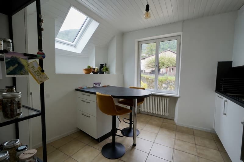 Bauernhaus von 1714 -- Drei Wohnungen, Familientriplex und zwei 2-Zimmer-Wohnungen (7)