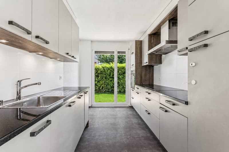 Wohnung 4,5 Zimmer, Terrasse, eigenem Garten und Bahnhof in wenigen Metern (4)