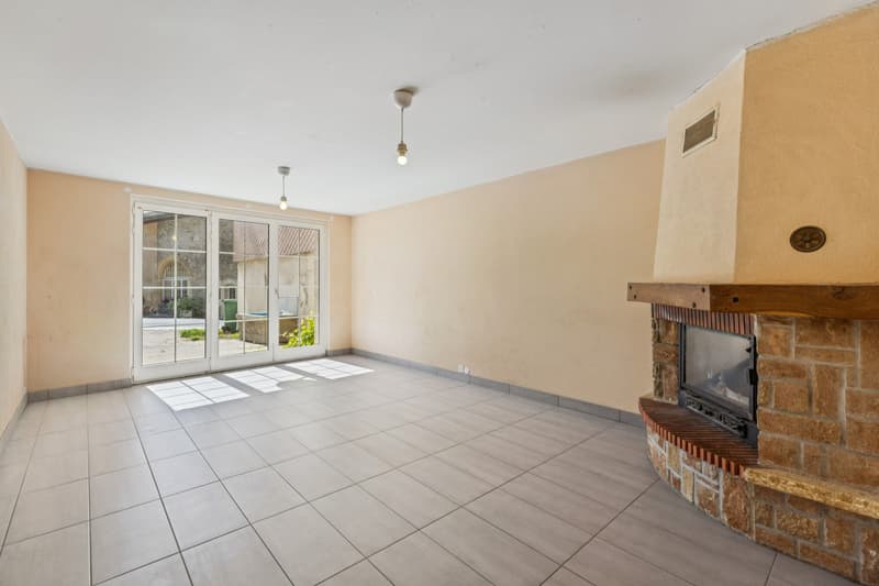 Maison de village 6.5 pièces - Beau potentiel de rénovation - La Chaux (2)