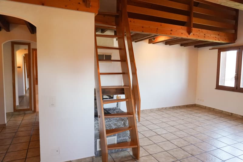 3.5-room attic apartment with garden & seating area (4)