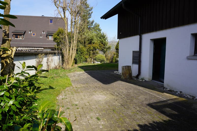 3.5-room attic apartment with garden & seating area (11)