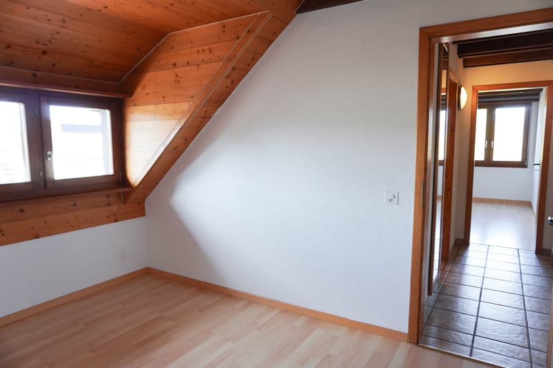 3.5-room attic apartment with garden & seating area (8)