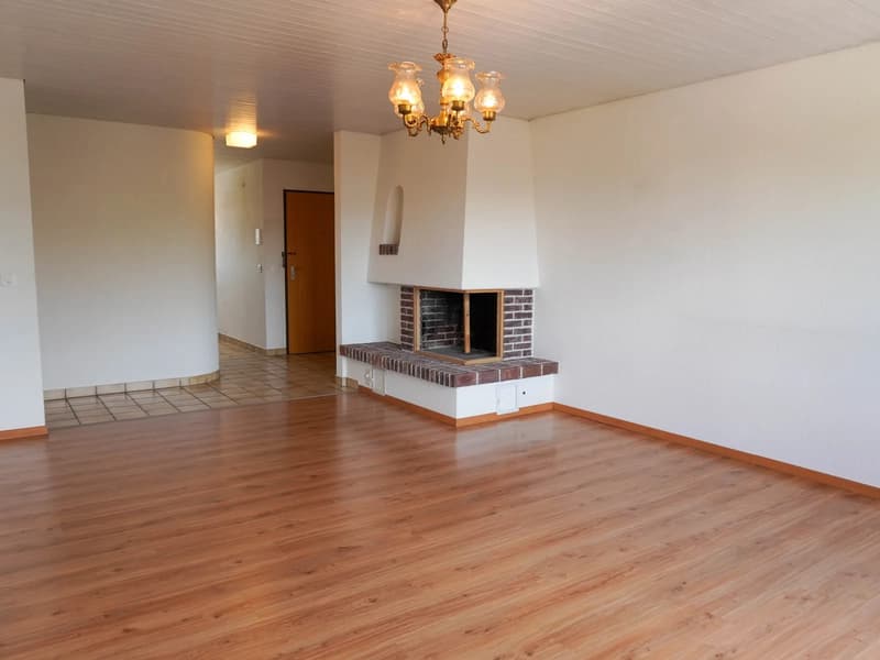 3½-Zimmer-Wohnung mit Balkon und Cheminée (2)