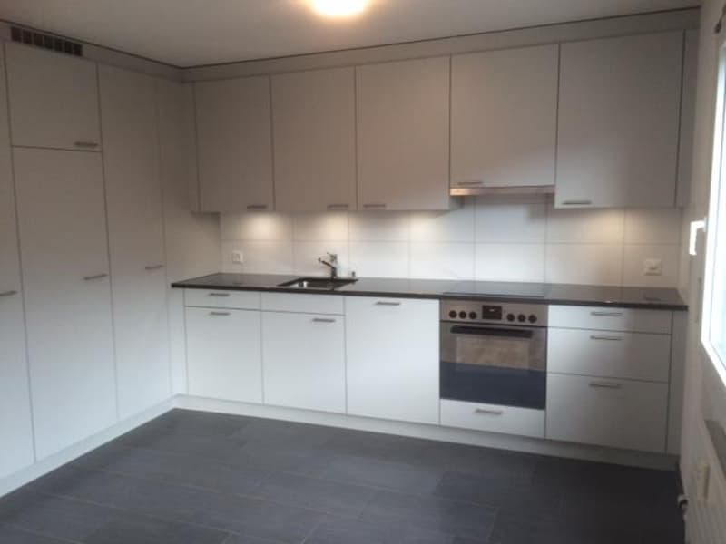 Ampio appartamento 2.5 locali a Heimberg (1)