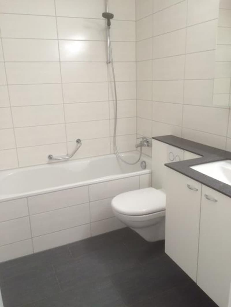 Ampio appartamento di 2.5 locali a Heimberg (8)