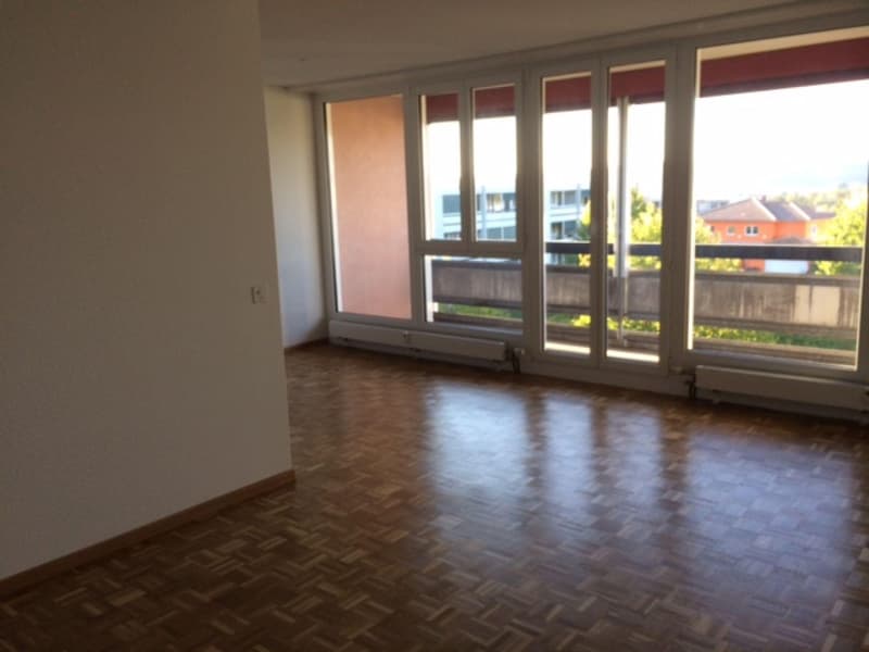 Appartamento di 3.5 locali con due balconi a Langendorf (1)