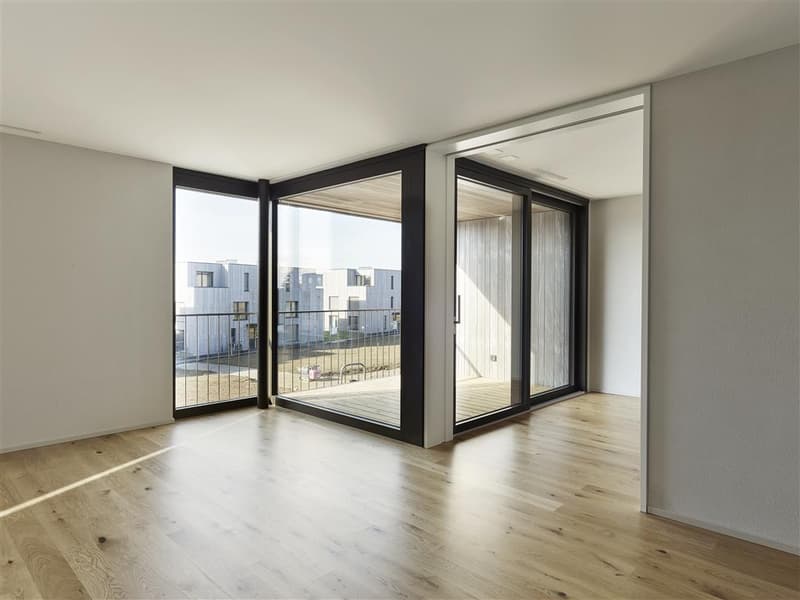 Topmoderne 2.5 Zimmerwohnung im Grünen (2)