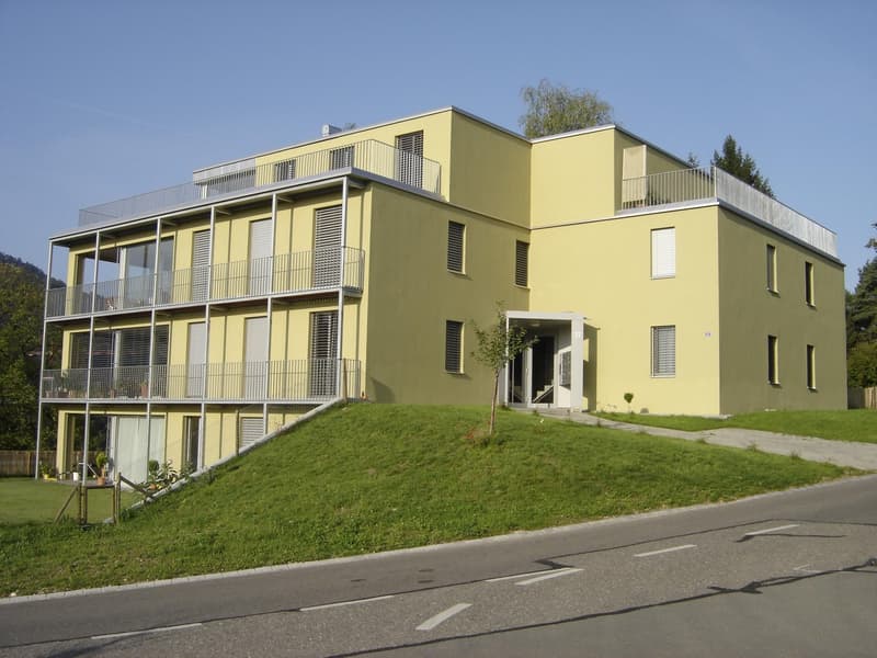 Moderne 2.5-Zimmer-Wohnung mit Ausicht in Rebberge im idyllischem Eglisau (1)