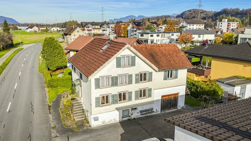 Spacieuse maison unifamiliale de 8,5 pièces avec beaucoup d'espace pour toute la famille à Haag (4)