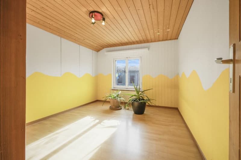 Spacieuse maison unifamiliale de 8,5 pièces avec beaucoup d'espace pour toute la famille à Haag (17)