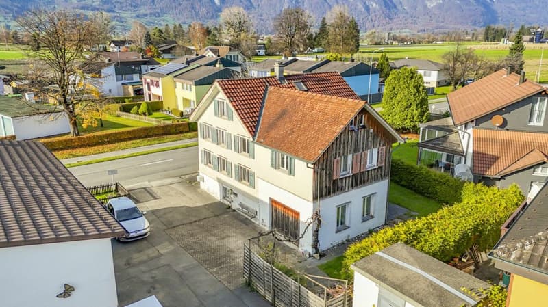 Spacieuse maison unifamiliale de 8,5 pièces avec beaucoup d'espace pour toute la famille à Haag (3)