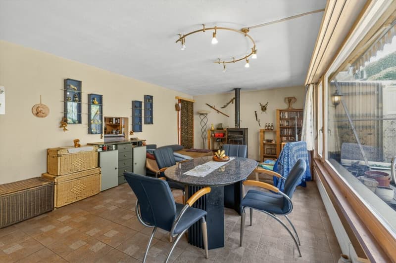 Semi-detached house with unobstructable view, spacious balcony, elevated location, and plenty of privacy (12)