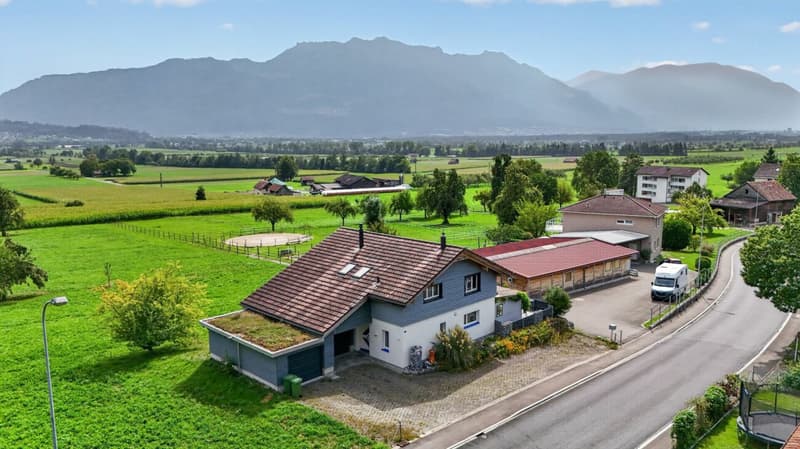 Grosszügiges 5.5-Zimmer-Einfamilienhaus in Sax (1)