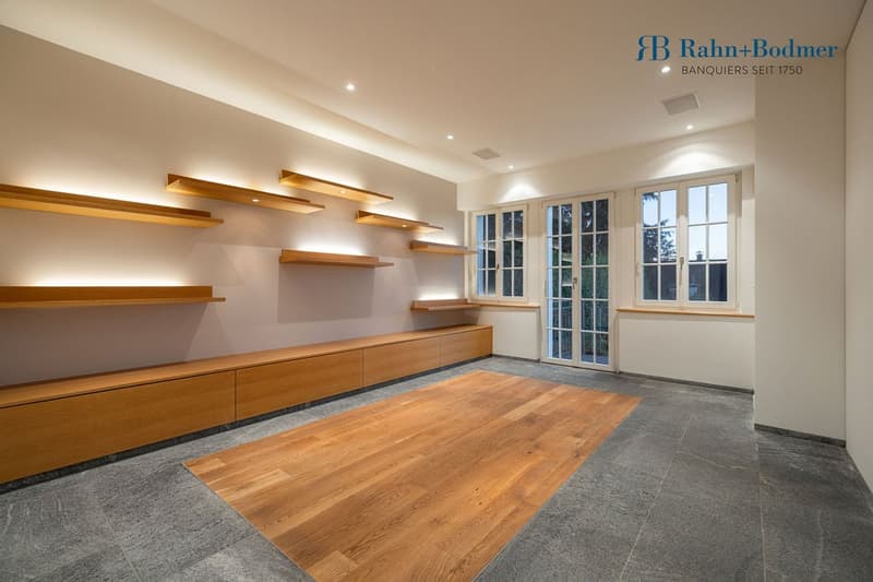 Exclusive single-family house on Zürichberg with privacy, far-reaching views, and separate annex. (7)