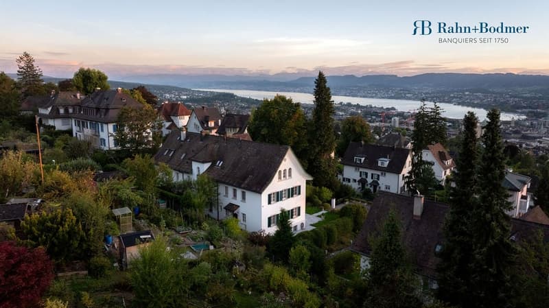 Exclusive single-family house on Zürichberg with privacy, far-reaching views, and separate annex. (2)