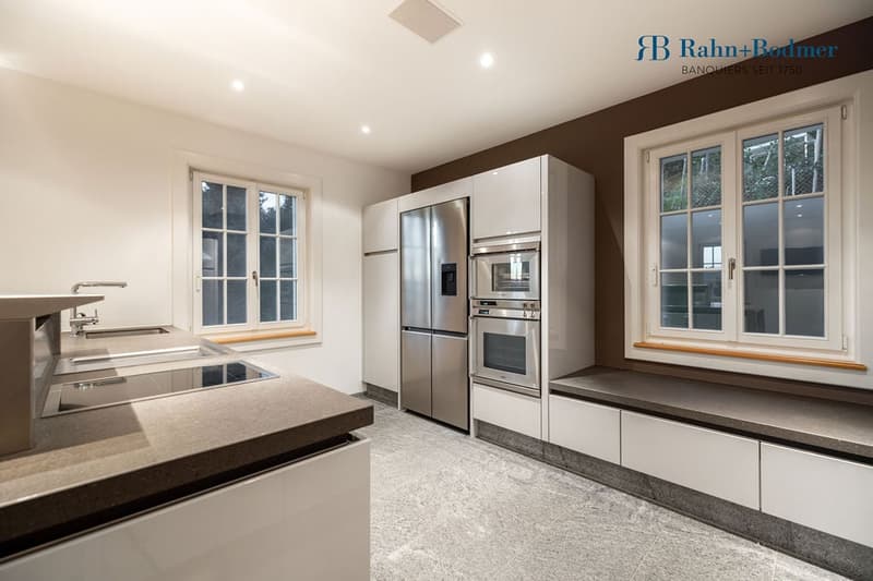 Exclusive single-family house on Zürichberg with privacy, far-reaching views, and separate annex. (4)
