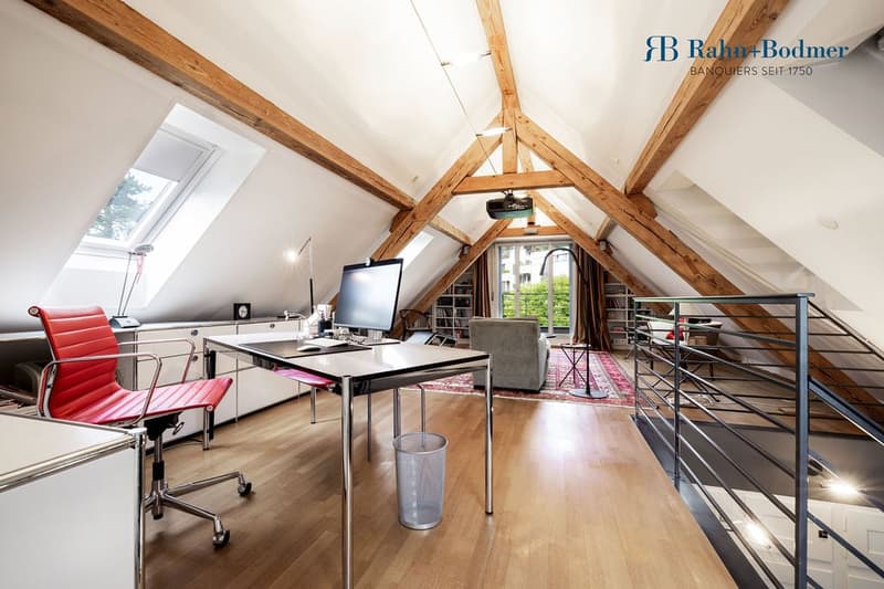 Spacious maisonette apartment with roof terrace in exclusive Zürichberg location (10)