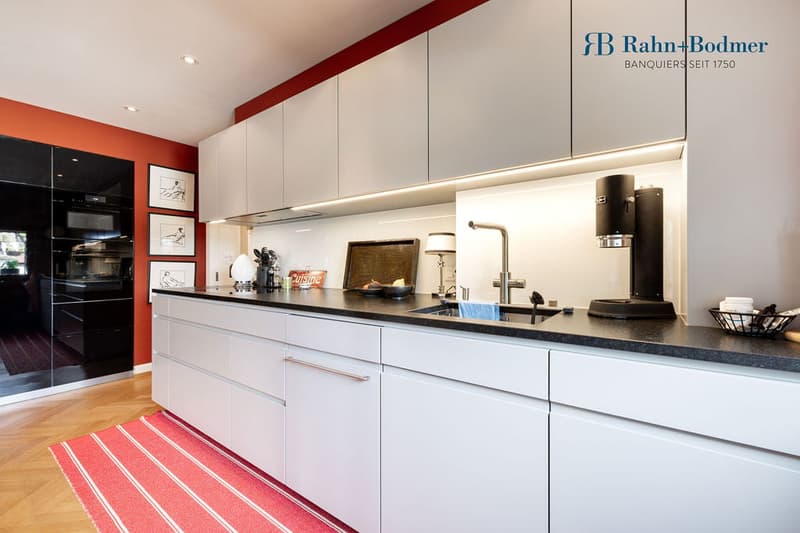 Spacious maisonette apartment with roof terrace in exclusive Zürichberg location (6)