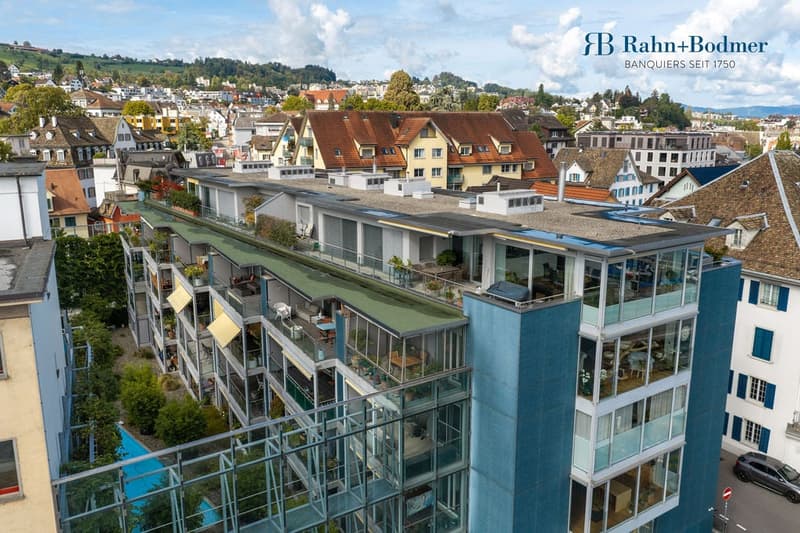 Zentrales Wohnen mit grosszügigem Sitzplatz (2)
