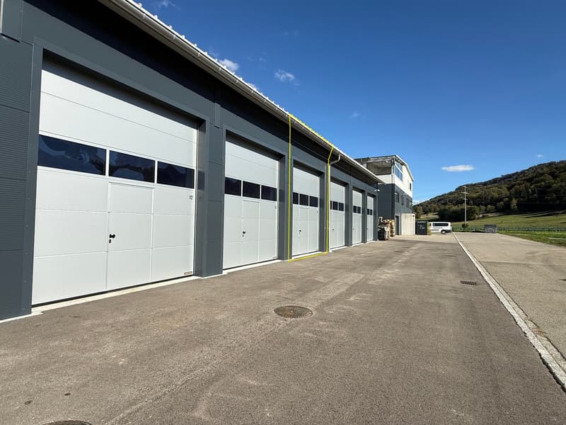 Hier haben Ihre Pläne Platz: Moderne Garagenbox (2)