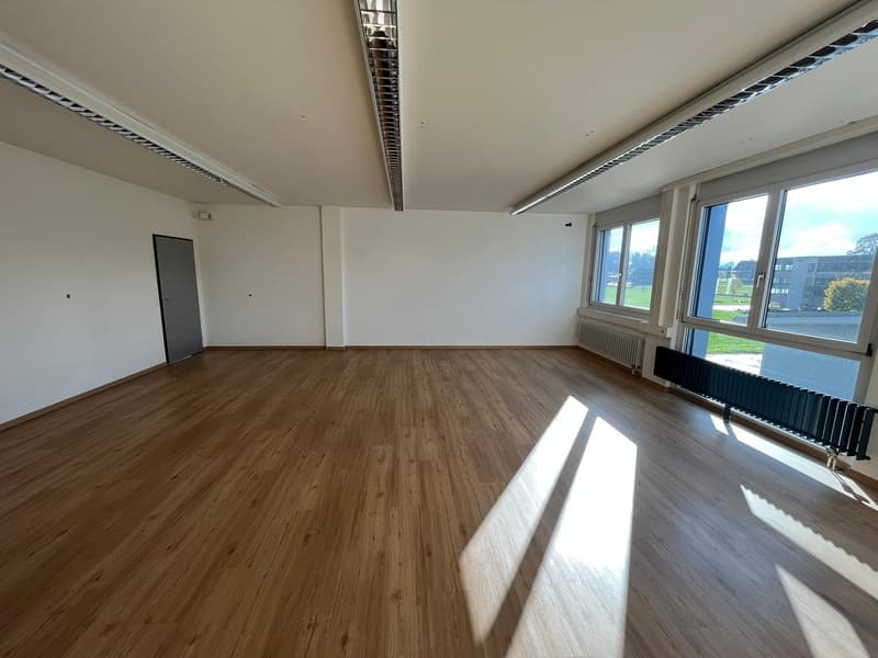 Belle & Espace de bureau central à louer (6)