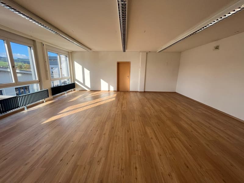 Belle & Espace de bureau central à louer (5)