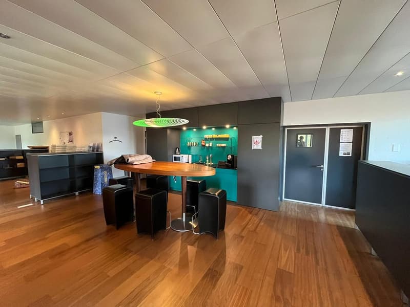 Belle & Espace de bureau central à louer (12)