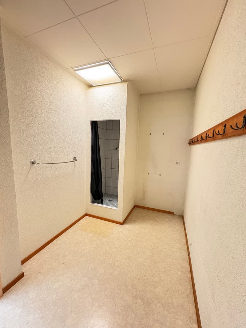 Büros/Lokale 102-402 m², hohe Sichtbarkeit - La Chaux-de-Fonds (10)