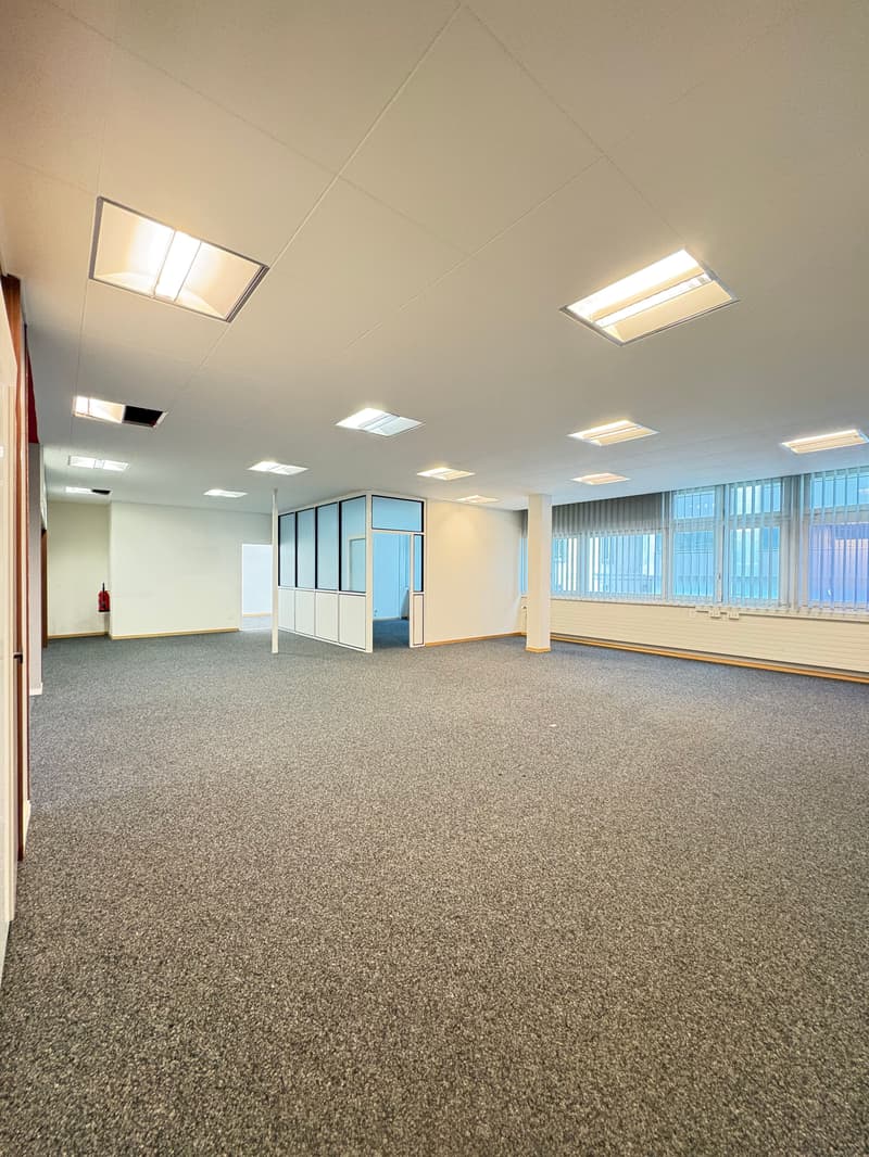 Büros/Lokale 102-402 m², hohe Sichtbarkeit - La Chaux-de-Fonds (13)