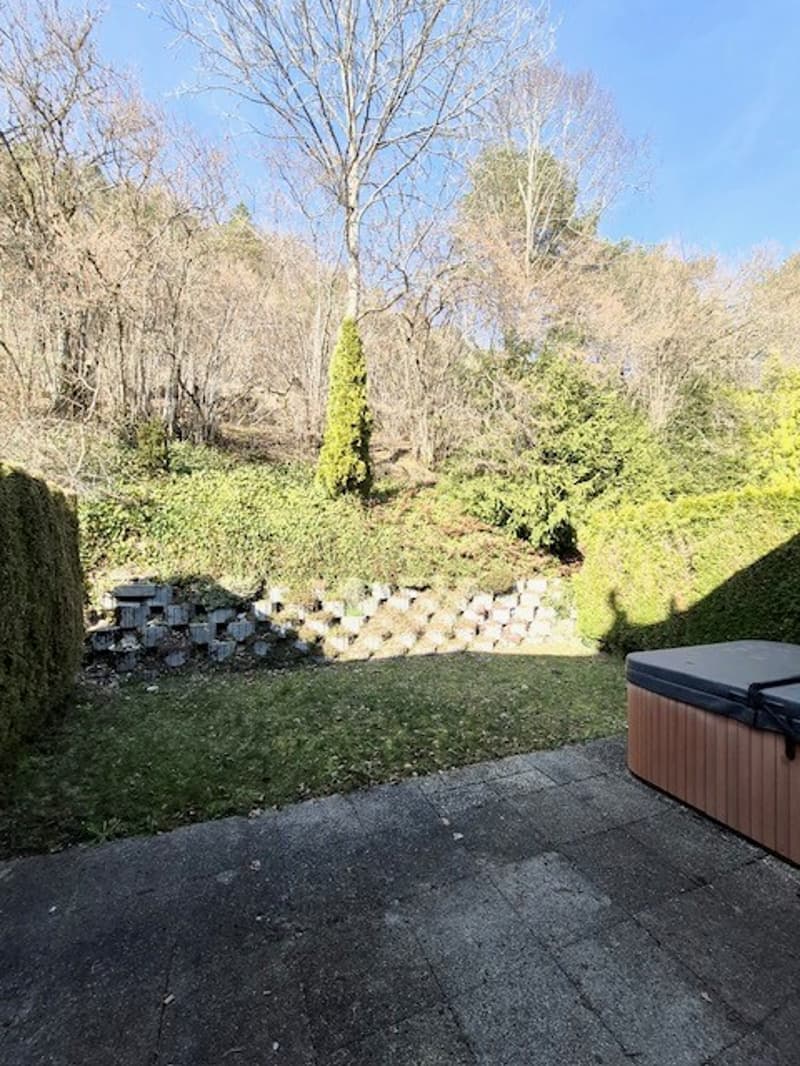 Semi-detached villa with 6 rooms, terrace, open view and garage (8)