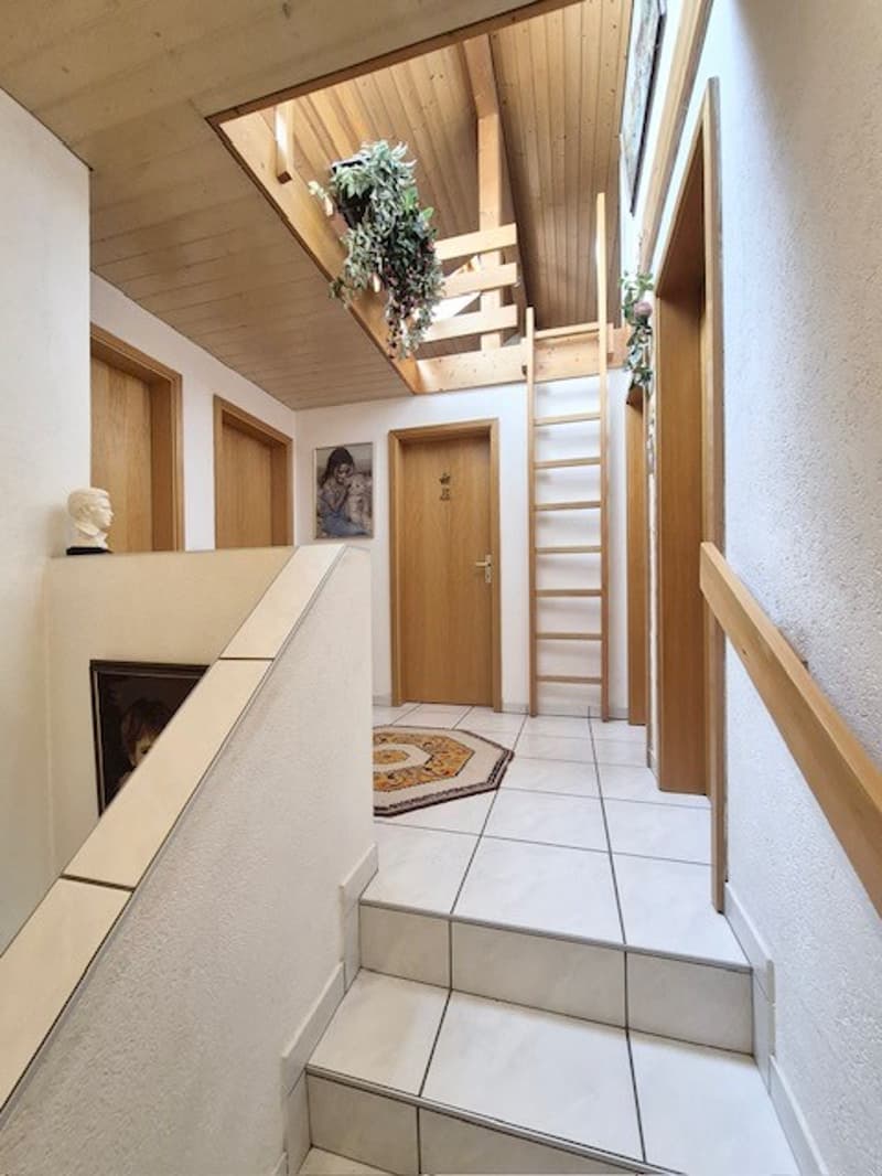 Semi-detached villa with 6 rooms, terrace, open view and garage (6)