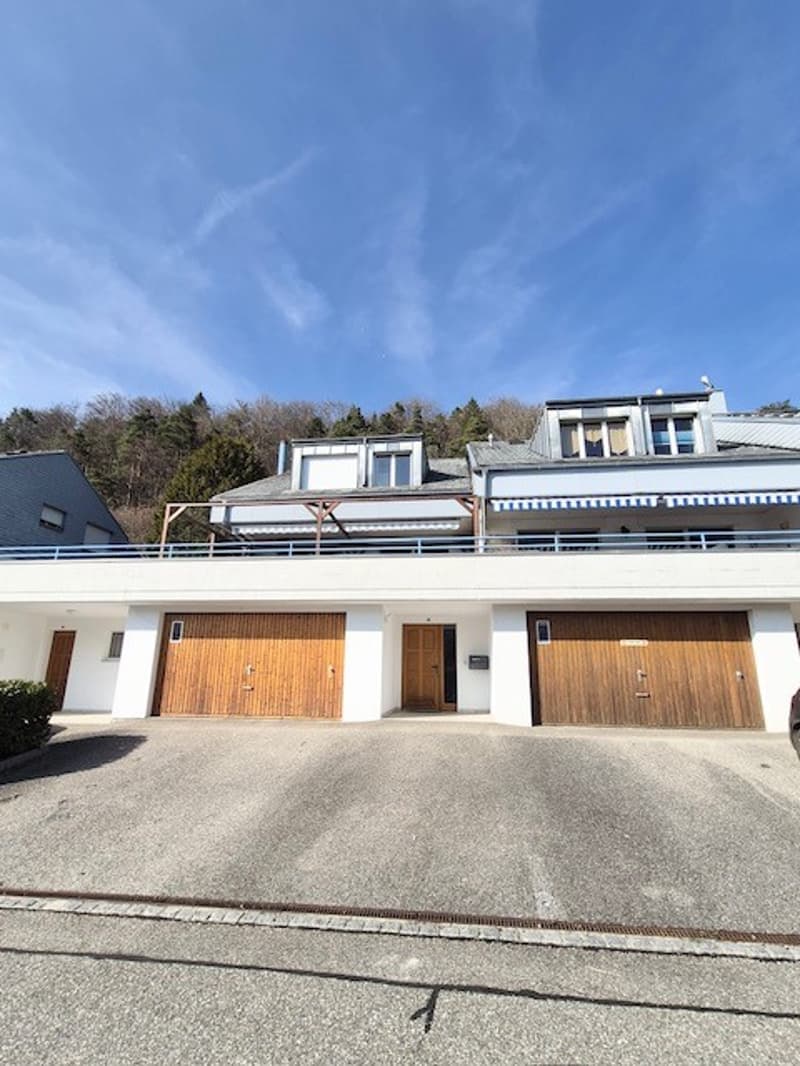 Semi-detached villa with 6 rooms, terrace, open view and garage (10)