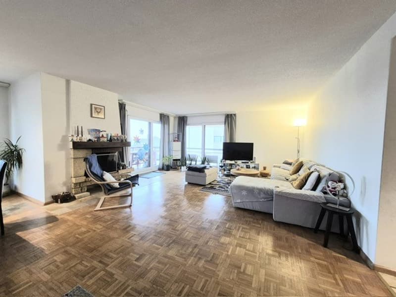 161 m² apartment with lake view – volumes and potential in St-Blaise (2)
