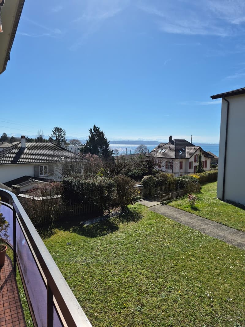 161 m² apartment with lake view – volumes and potential in St-Blaise (11)