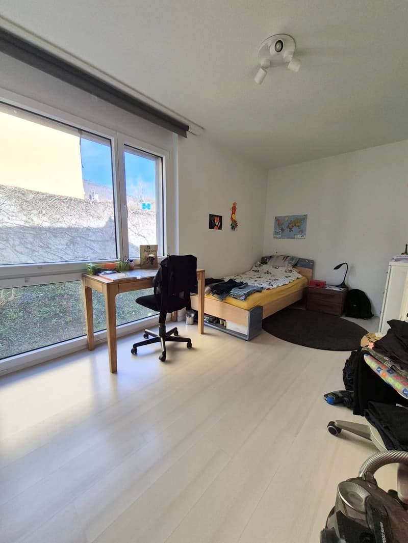 161 m² apartment with lake view – volumes and potential in St-Blaise (8)