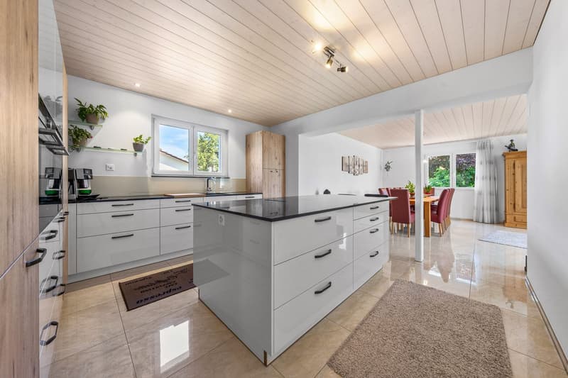 Modernisiertes 5-Zimmer-EFH mit Pool in Langendorf kaufen (11)