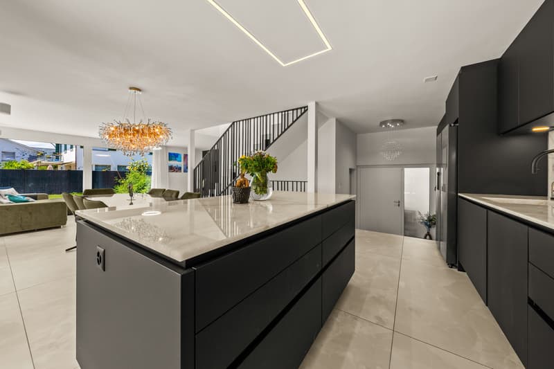 Modernes 6.5-Zimmer-Einfamilienhaus mit Garten in Gerlafingen (4)