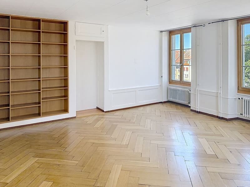Spacious 5-room apartment renovated in Payerne (5)