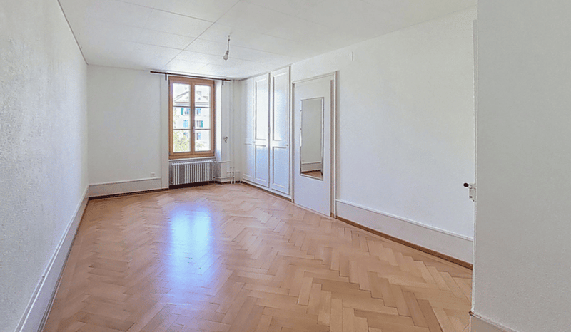 Geräumige 5-Zimmer-Wohnung in Payerne renoviert (10)
