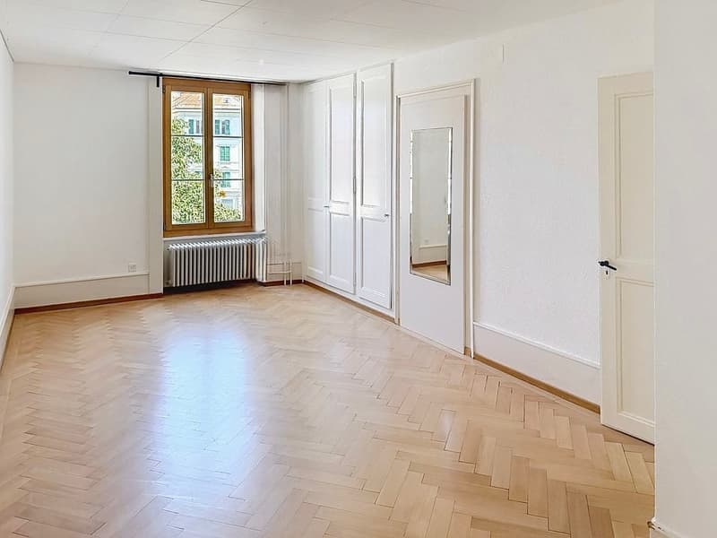 Spacious 5-room apartment renovated in Payerne (8)