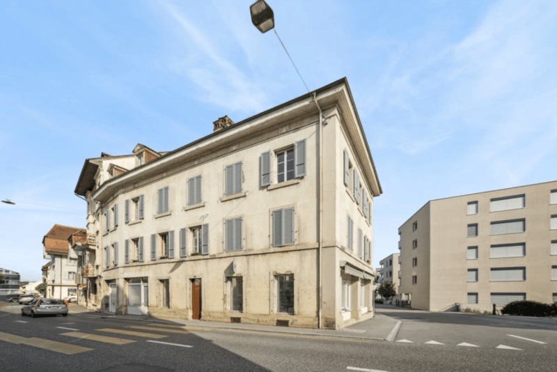 Geräumige 5-Zimmer-Wohnung in Payerne renoviert (1)