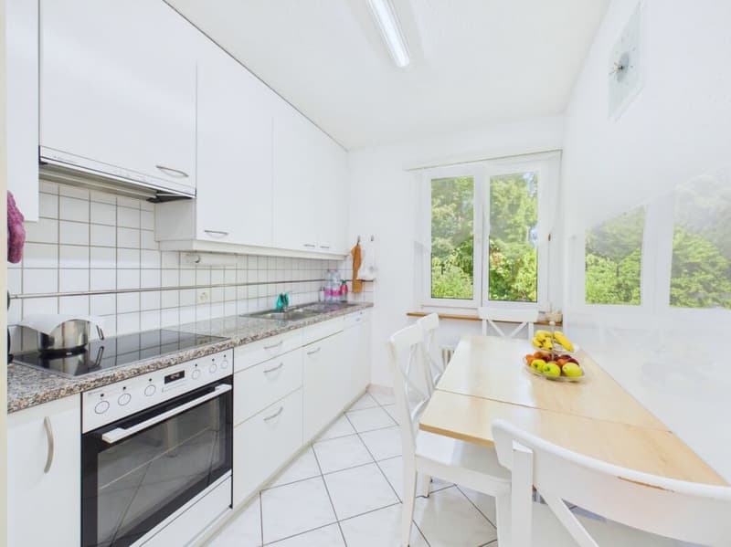 Attraktive 4.5 Zimmer Wohnung im 2.OG (6)