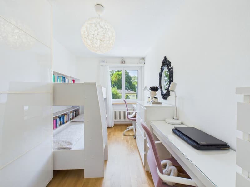 Attraktive 4.5 Zimmer Wohnung im 2.OG (4)