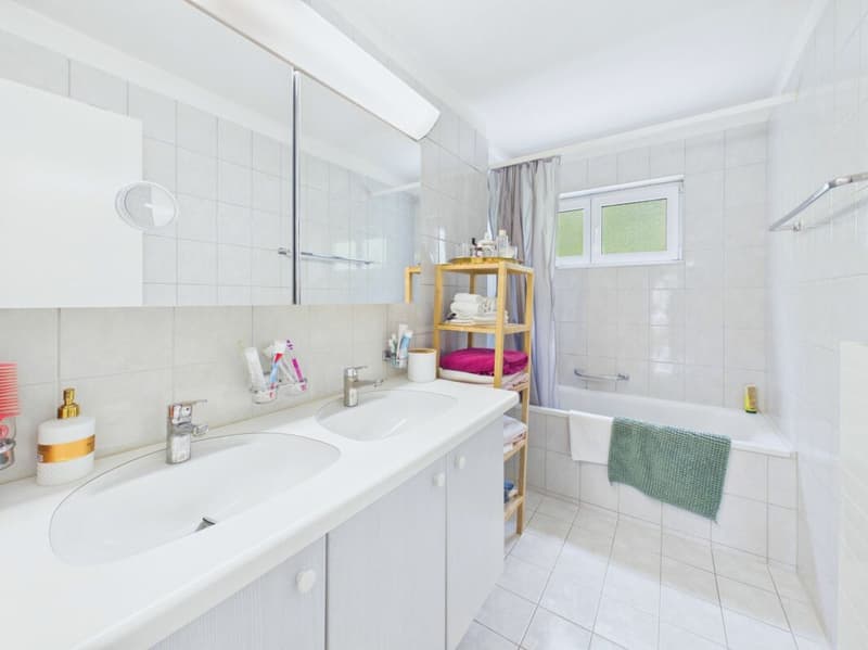 Helle 4.5 Zimmer Wohnung an ruhiger Lage im 1.OG (8)