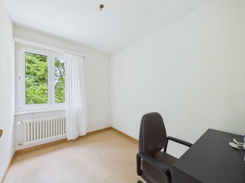Helle 4.5 Zimmer Wohnung an ruhiger Lage im 1.OG (4)